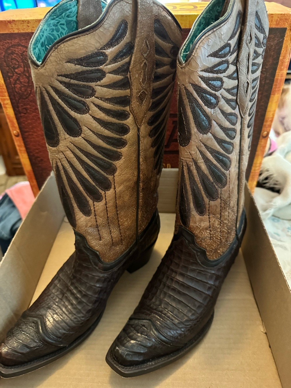 Caiman Corral Brown Western Boot Heel with Branded Sole